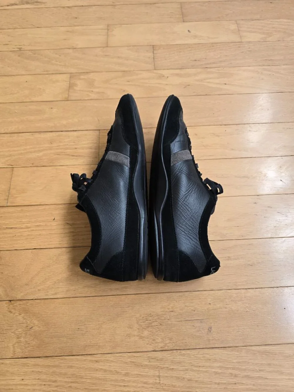 vintage Y2K | Lacoste black leather monochrome retro sneakers | MENS 10.5